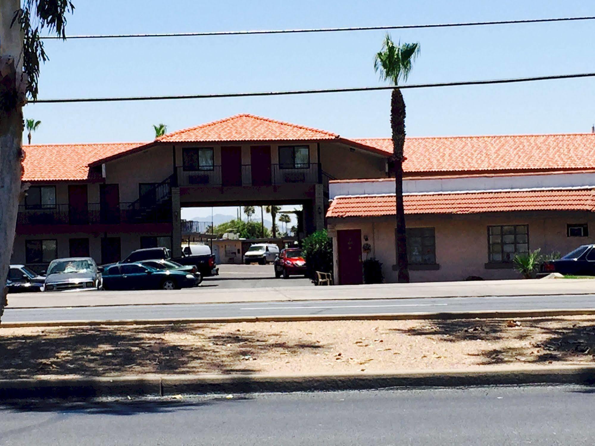 מסה Miles Motel מראה חיצוני תמונה